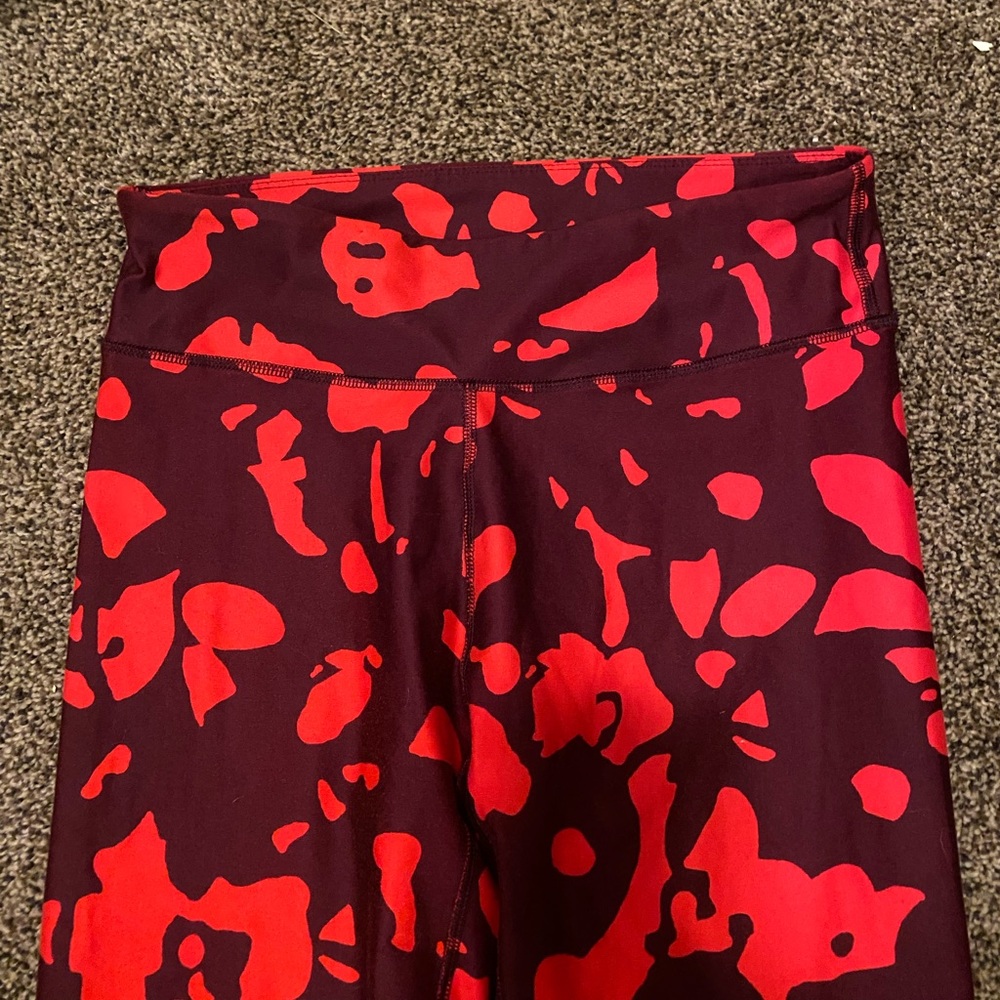 Fabletics Red Leggings Size Small - Picture 3 of 6